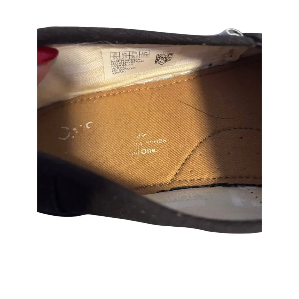Toms Classics Black Canvas Youth Girls Slip On Casual Flat‎ Shoes sz 3.5